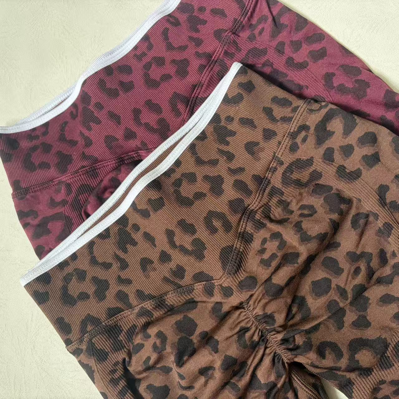 LOGO High Waist Sculpt Scrunch - đánh giá và giá Yoga Fitness Logo Design